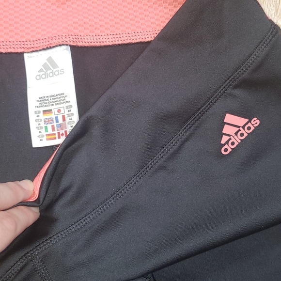 (2) ADIDAS Women's Size M Activewear Crops - Picture 3 of 3
